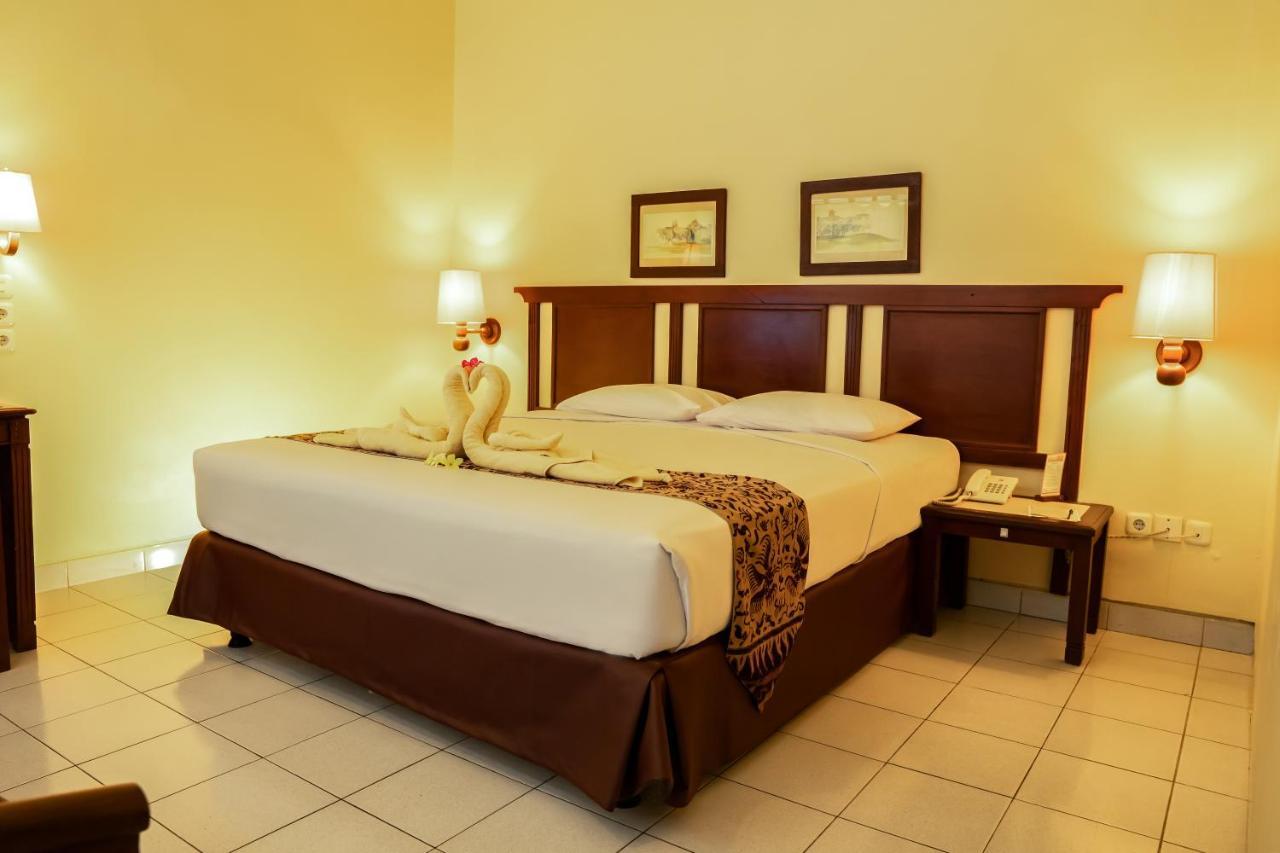 Besakih Beach Hotel Sanur  Exterior photo