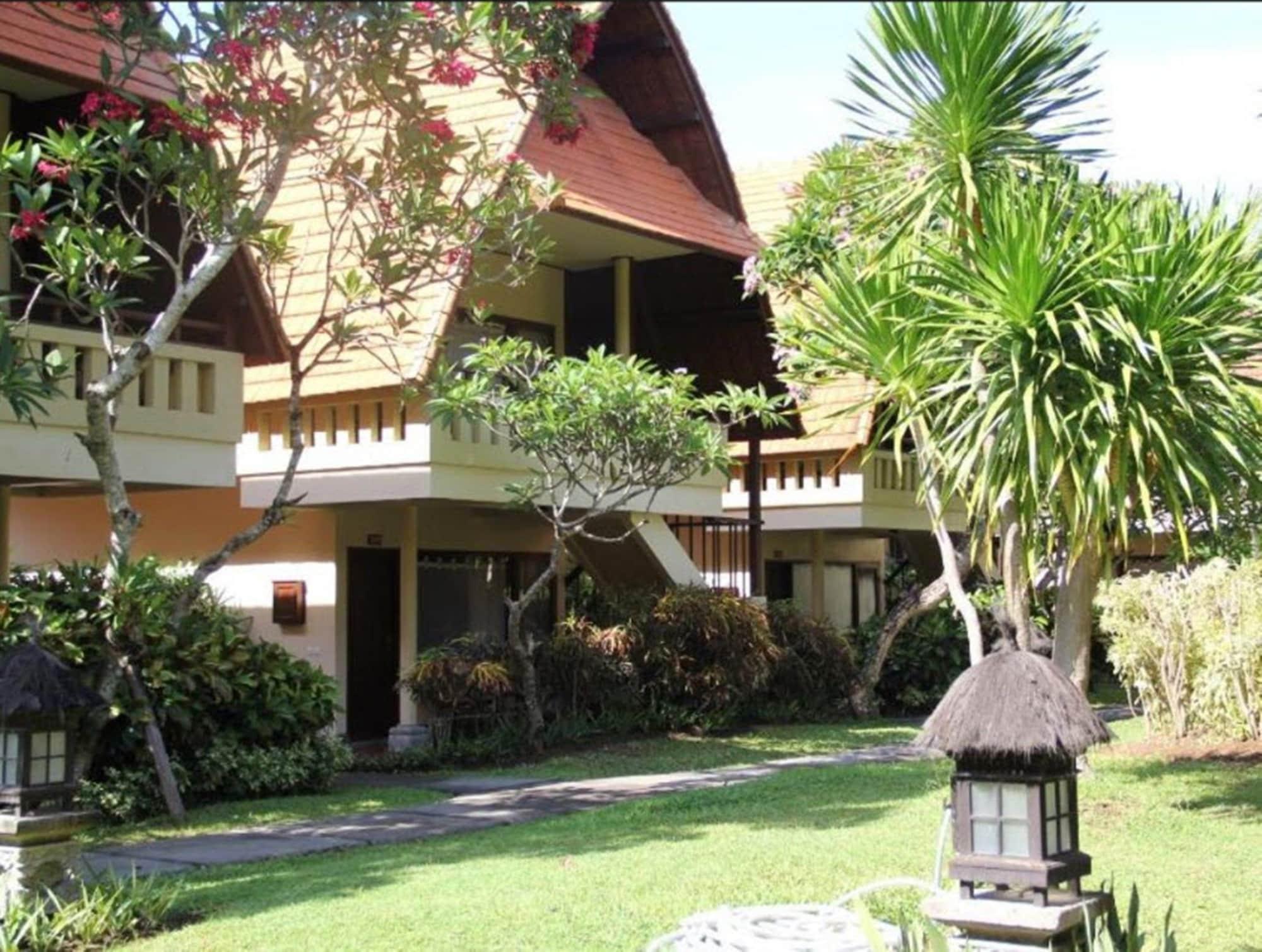 Besakih Beach Hotel Sanur  Exterior photo