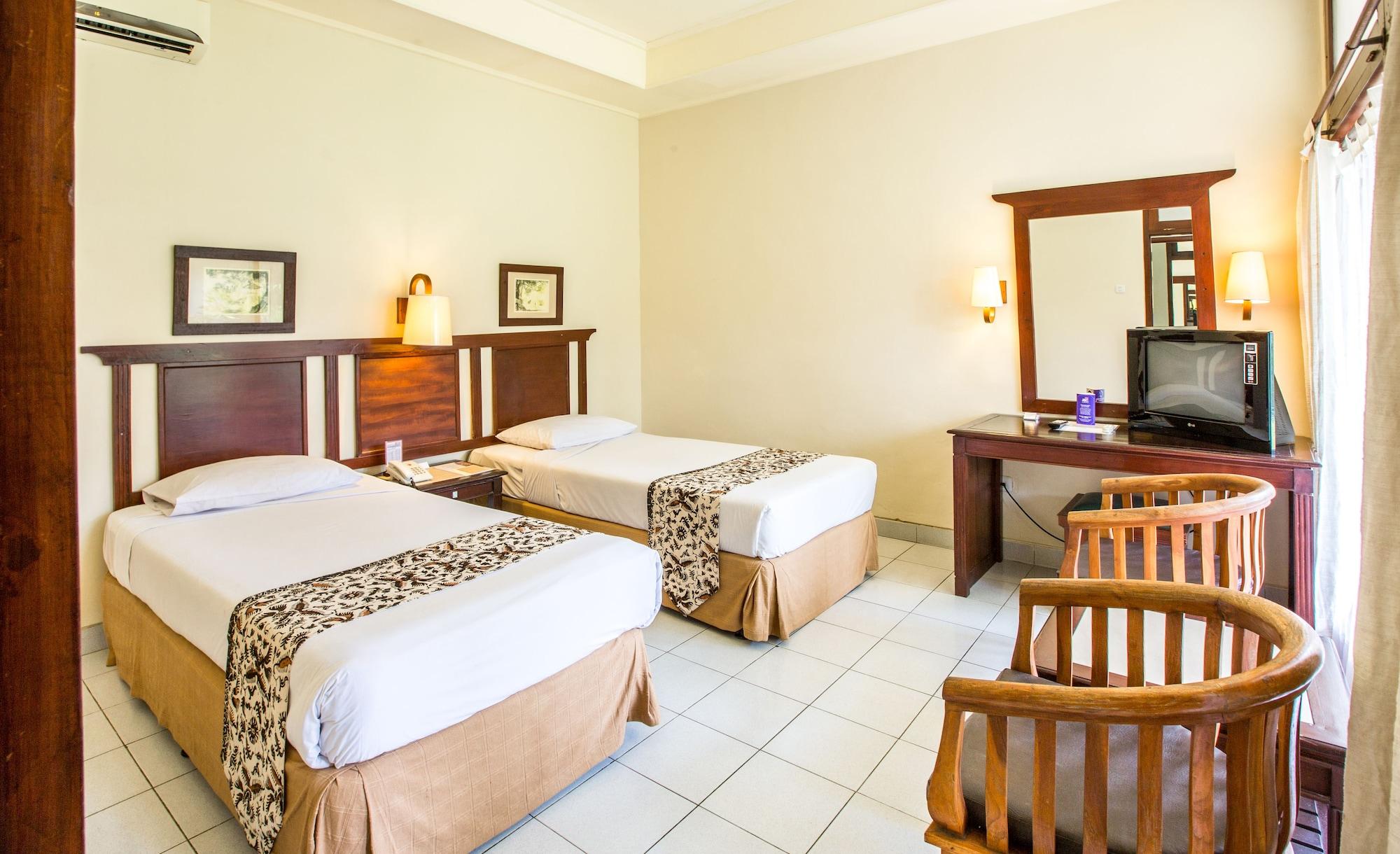 Besakih Beach Hotel Sanur  Exterior photo