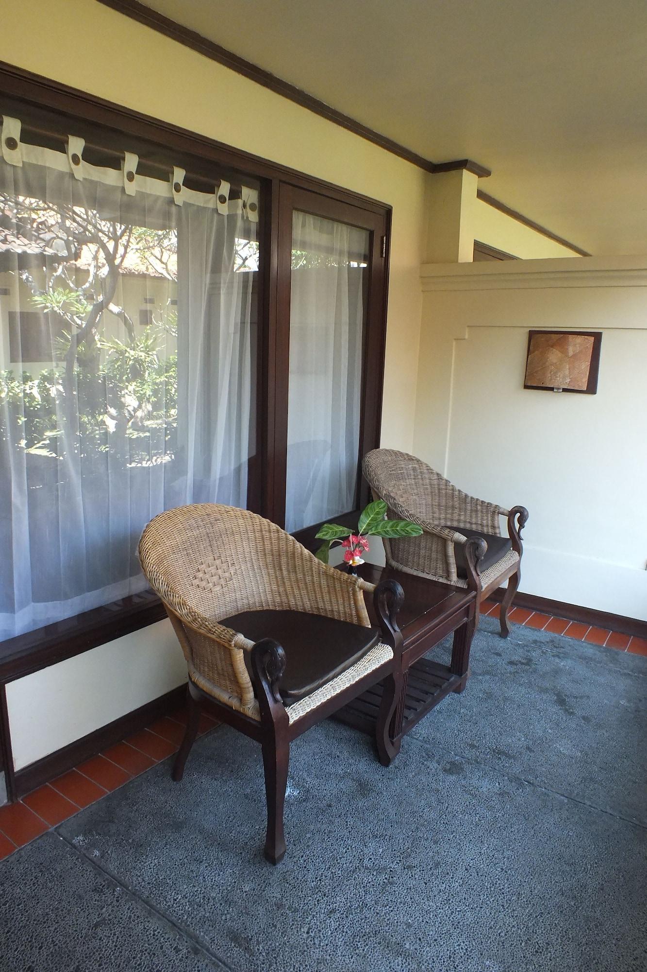 Besakih Beach Hotel Sanur  Exterior photo