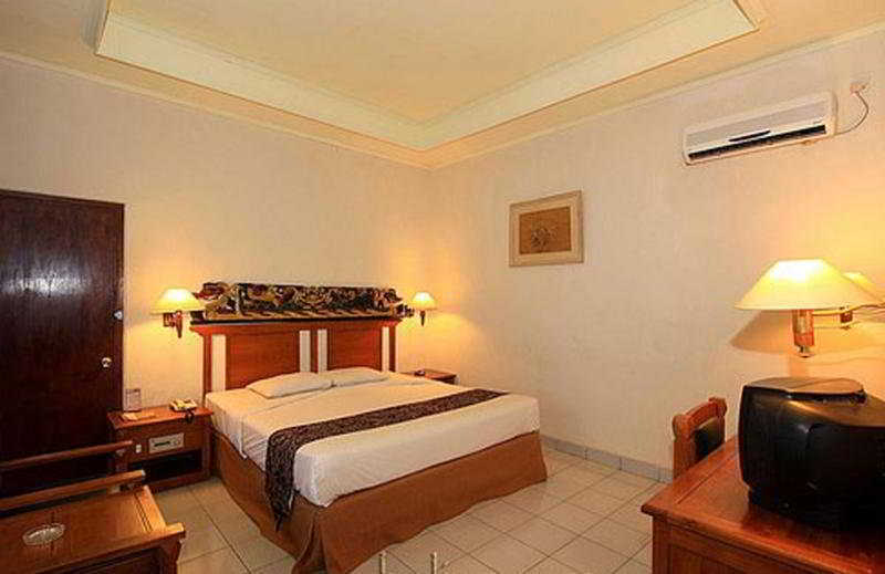 Besakih Beach Hotel Sanur  Exterior photo