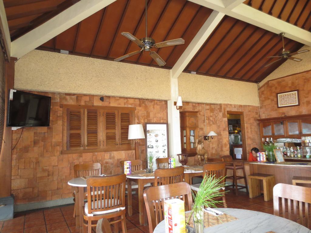 Besakih Beach Hotel Sanur  Exterior photo